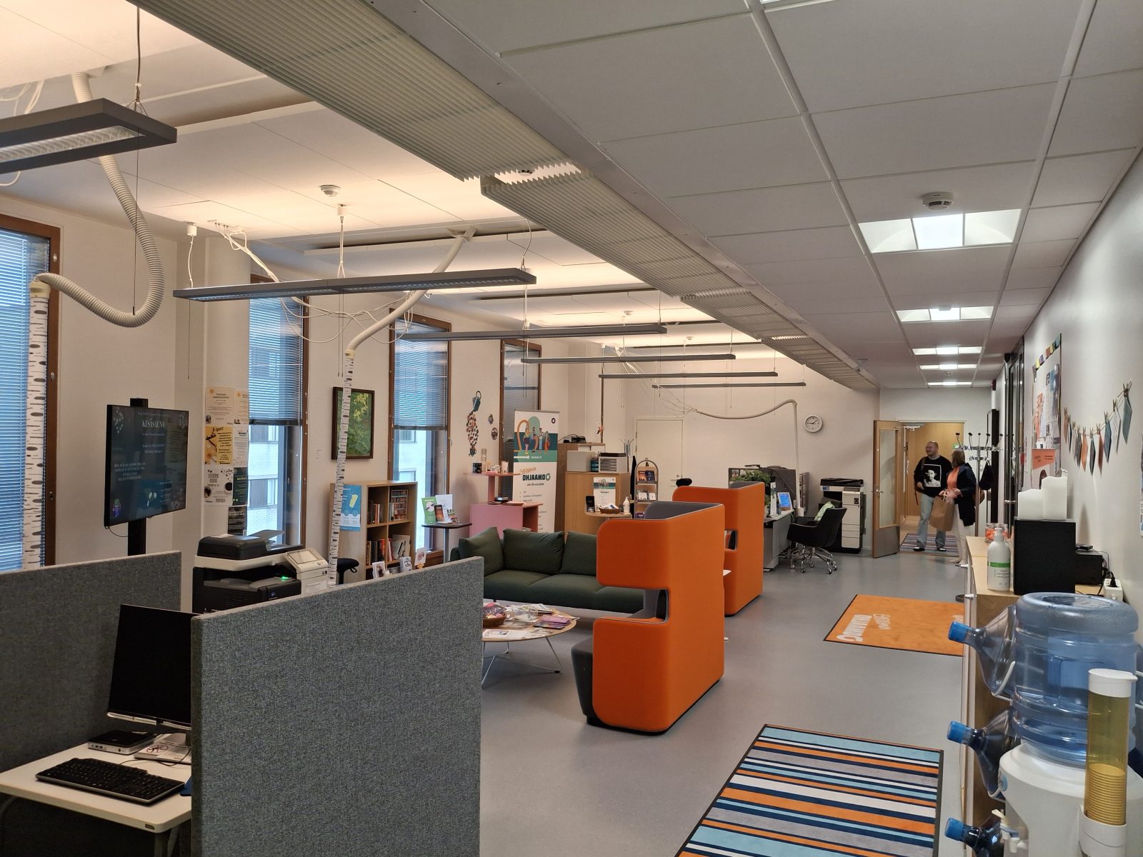 Byströmin Ohjaamon 3 kerroksen aula.